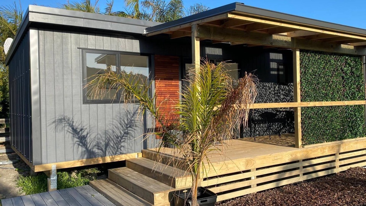 Gisborne House | Wonderful 1-bedroom bungalow in Gisborne with great views ,close to the beach