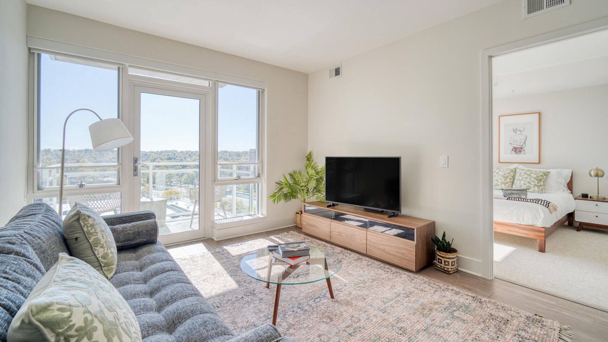 Pentagon City Apartment | Wonderful 1BR in Arlington, Pool + Pet-Friendly