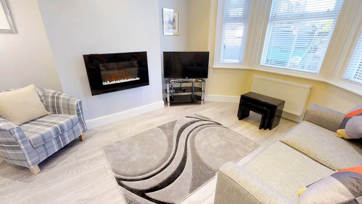 Eastbourne Cottage | Wonderful 2-bed cottage in the popular and ever pleasant Old Town area for 4
