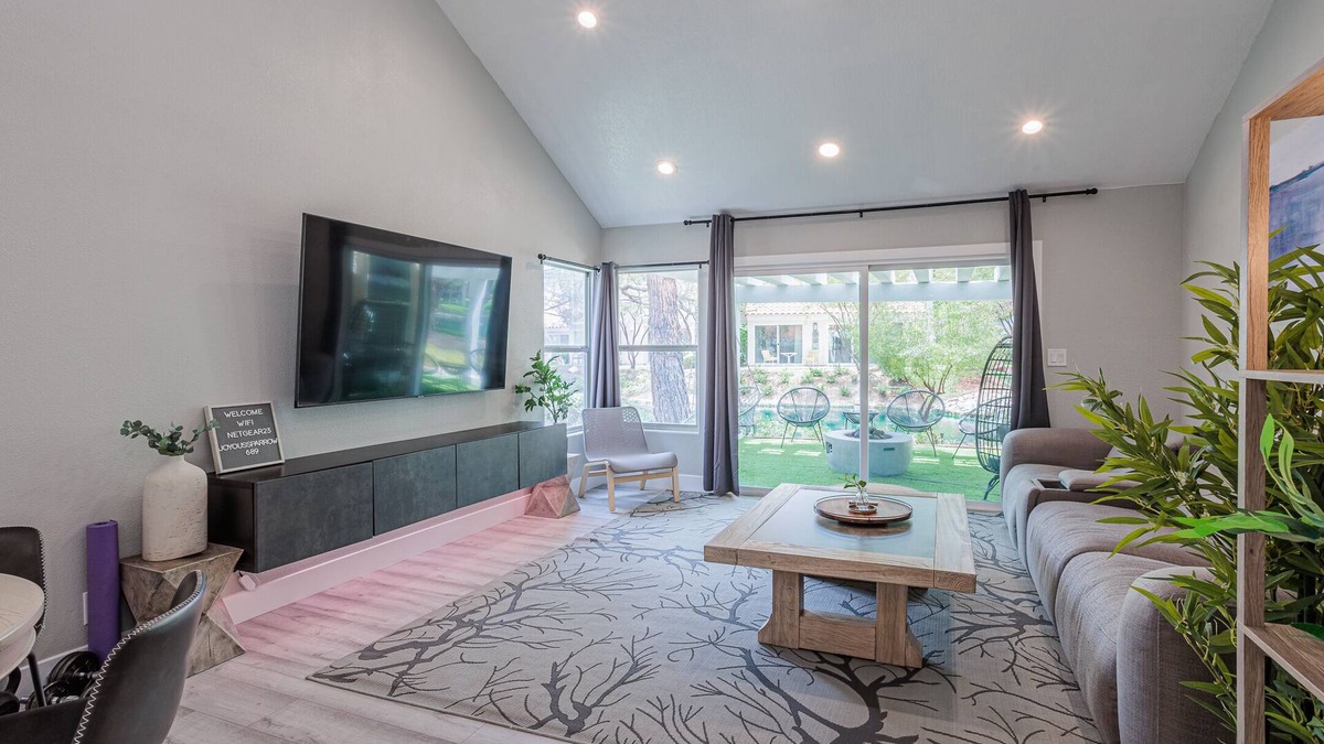 Spanish Trails House | Wonderful 2 Bedroom Townhouse in Las Vegas