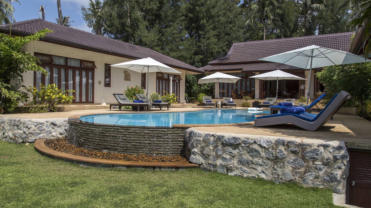 Thong Krut Villa | Wonderful 2BRM Villa with pool & gardens