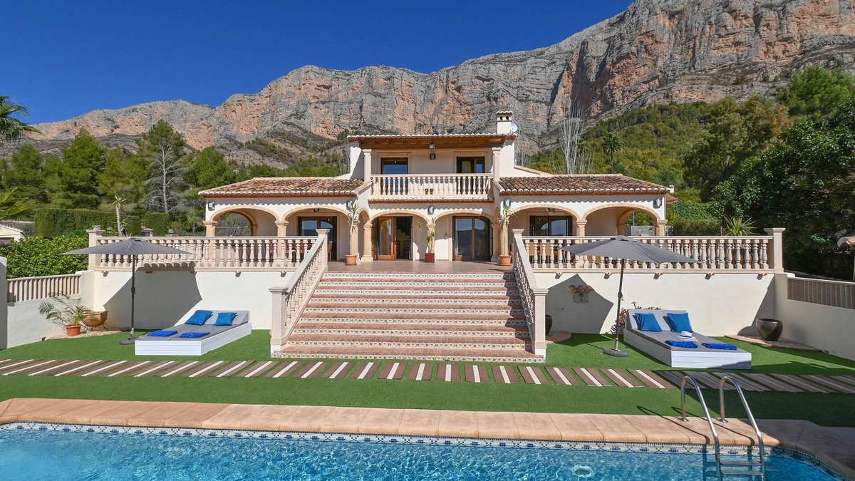 Montgo de Toscamar Villa | Wonderful and comfortable villa in Javea, Costa Blanca, Spain with private pool for 8 persons