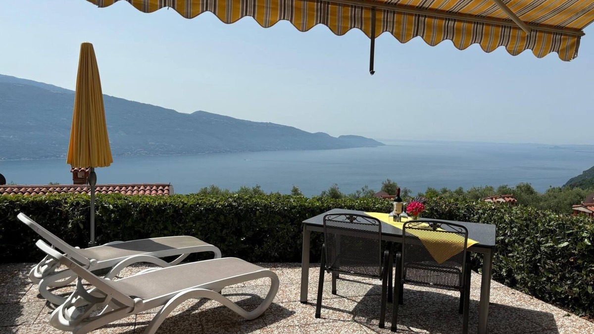 Oldesio Apartment | Wonderful apartment with large secluded terrace. Terrace and dream: Seebl.