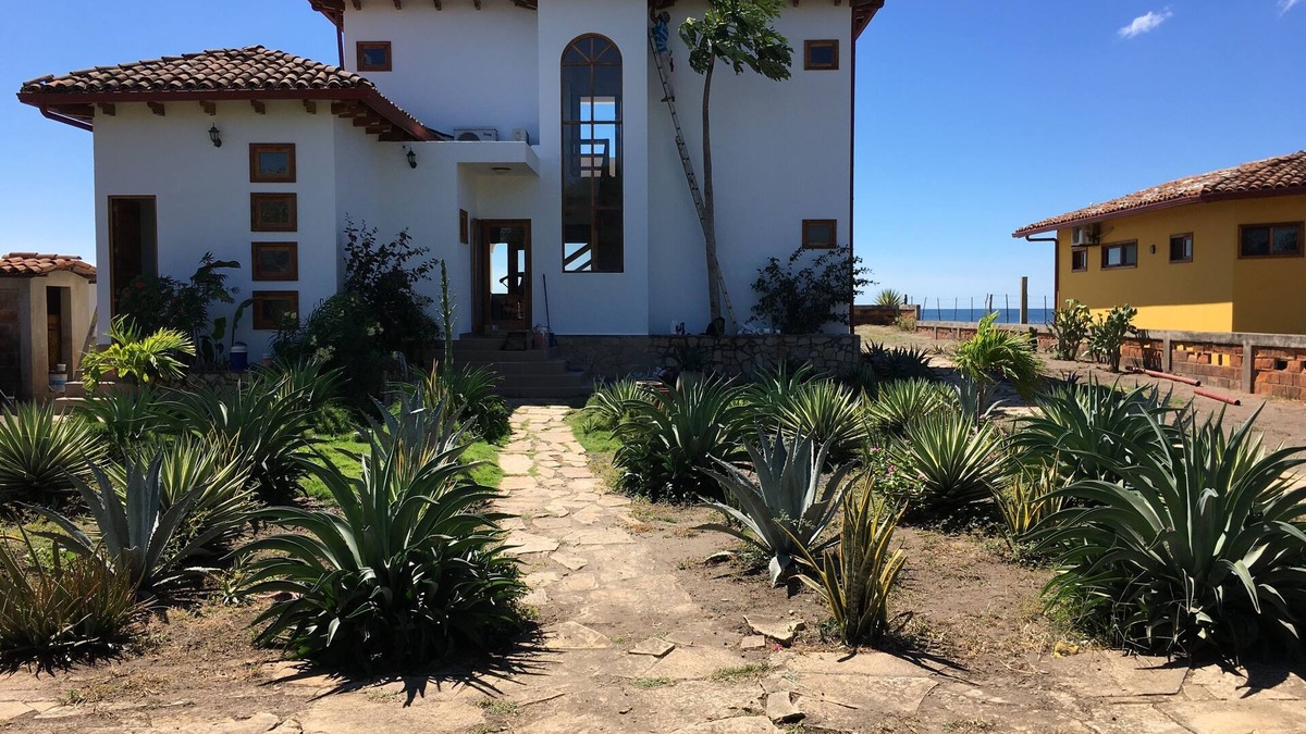 Salinas Grandes House | Wonderful beachfront home with pool, just steps from surfing or fishing