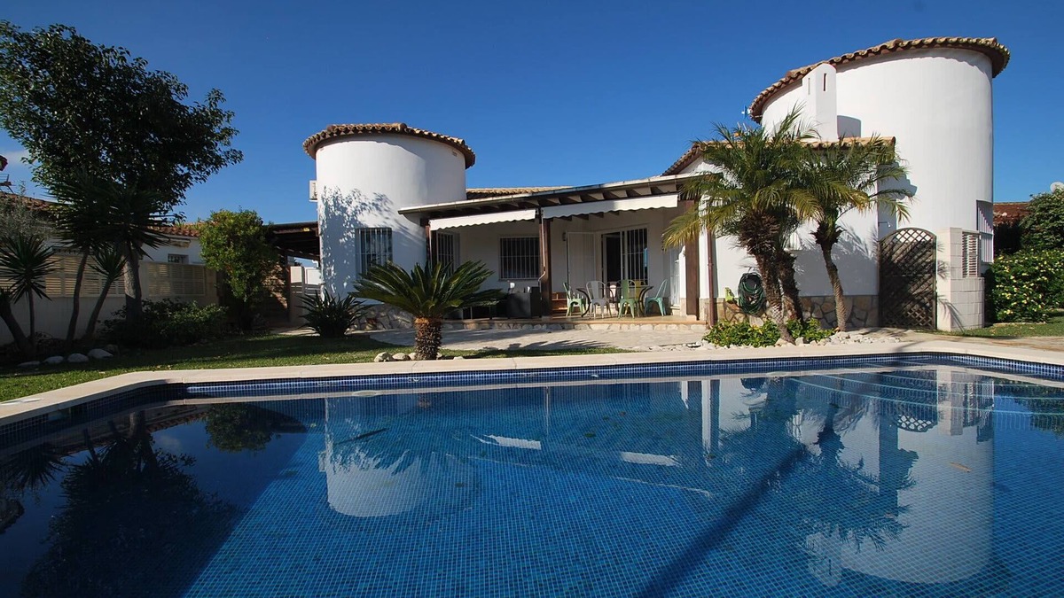 Oliva Villa | Wonderful beachnear Holiday villa with private pool and barbecue place