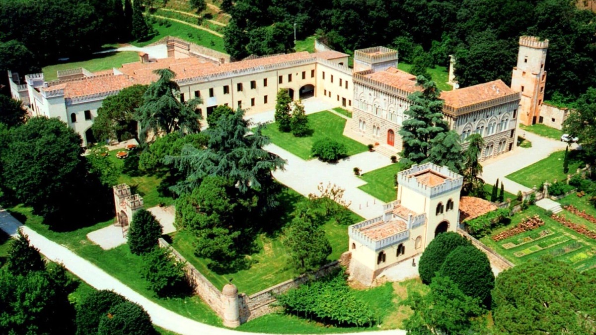 Monselice House | Wonderful Castle Near Padua