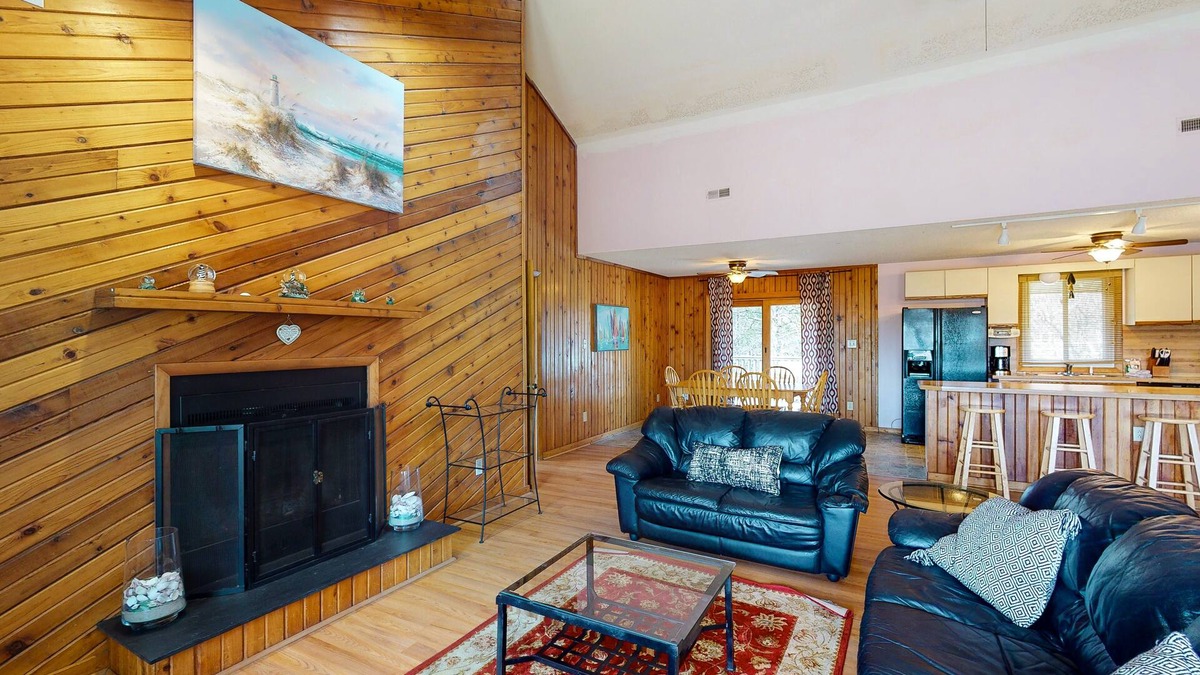 Sandbridge House | Wonderful dog-friendly home w/deck, W/D, large backyard, & A/C