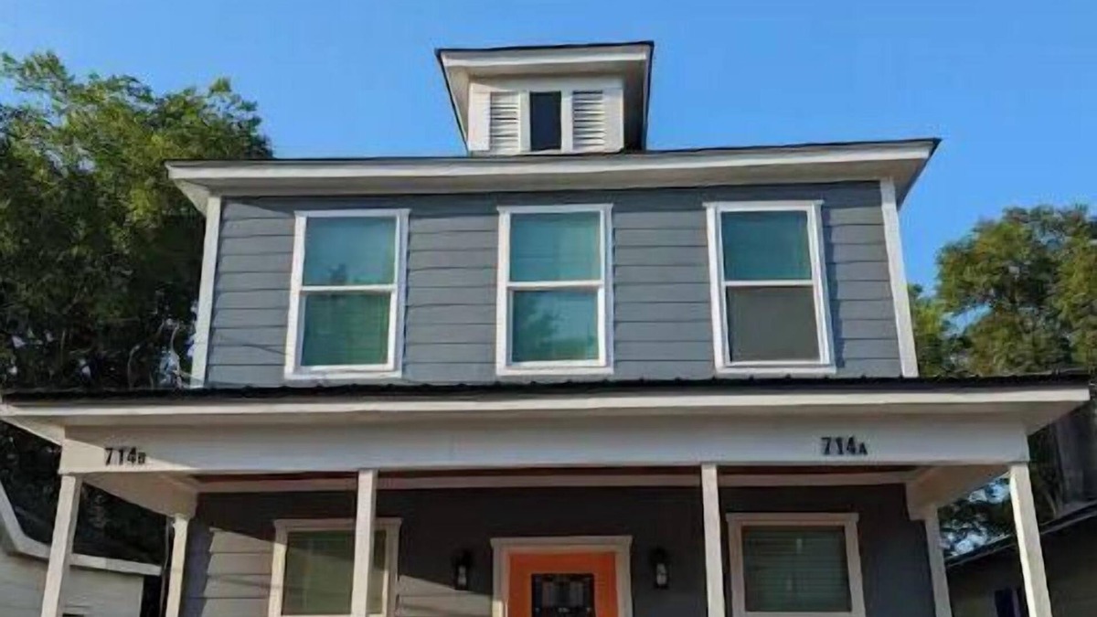 Wilmington Cottage | Wonderful Downtown Cottage - Big Backyard - Pet Friendly!