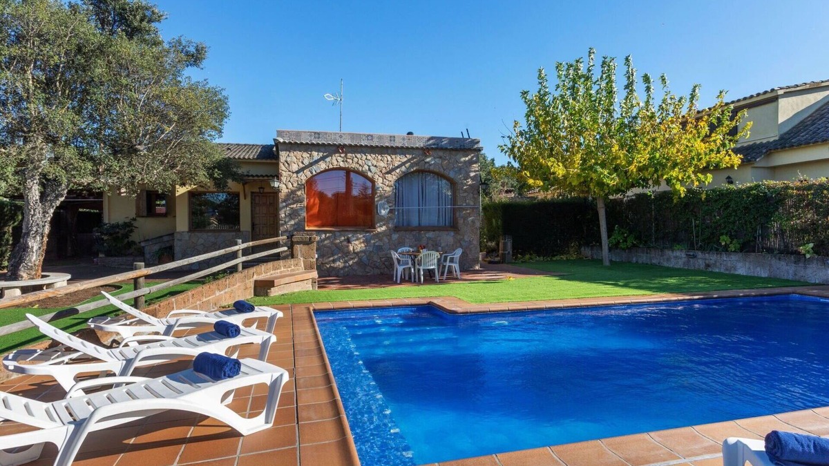 Caldes de Malavella House | Wonderful private villa for 8 people with WIFI, private pool, TV and parking