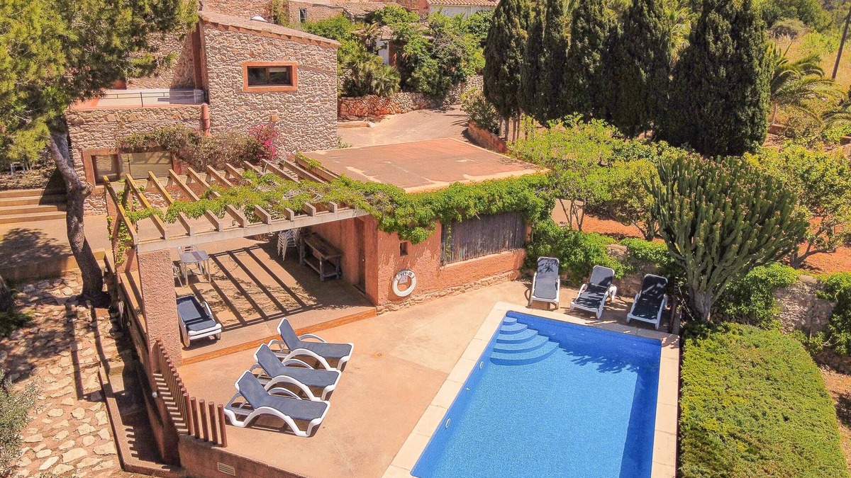 Es Carritxo House | wonderful farmhouse for 10 pax, quiet position in the hills, private pool