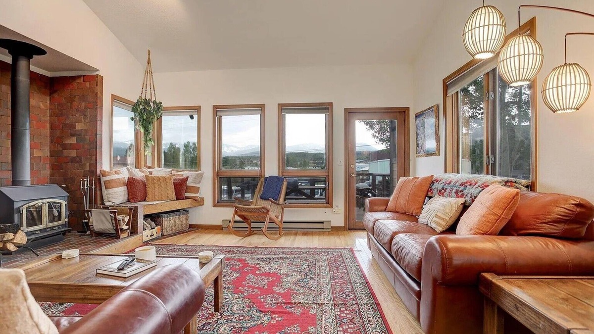 Fraser House | Wonderful Fraser 2 bedroom, pet friendly, large yard