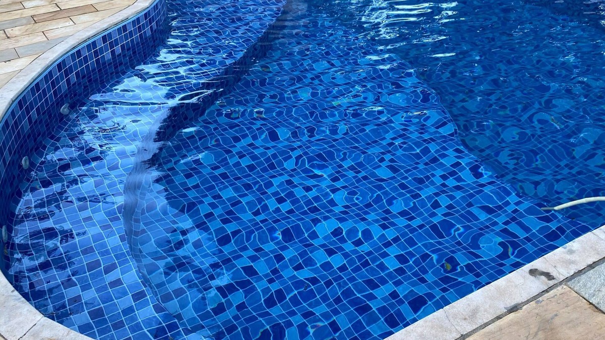 Ubatuba House | WONDERFUL HOME GROUND ! LARGE, WELL PRESERVED AND SURROUNDED BY BALCONY AND GARDEN