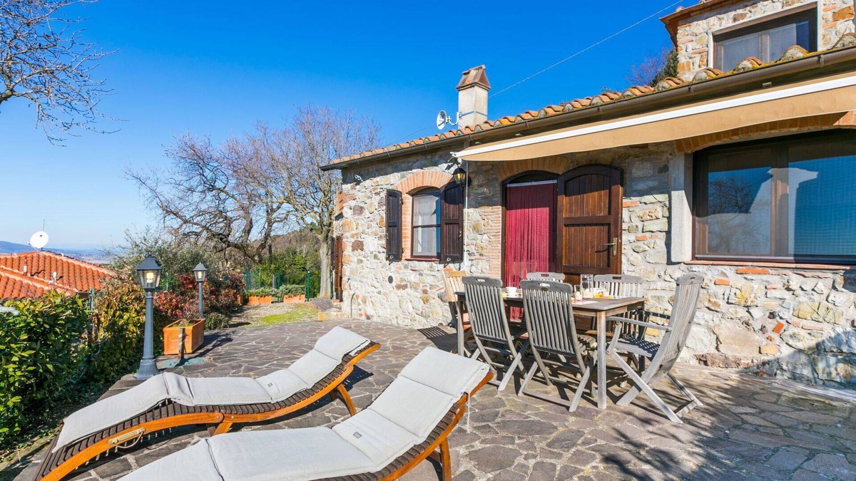 Castellina Marittima House | Wonderful private villa for 6 guests with hot tub, WIFI, terrace, pets allowed and panoramic view
