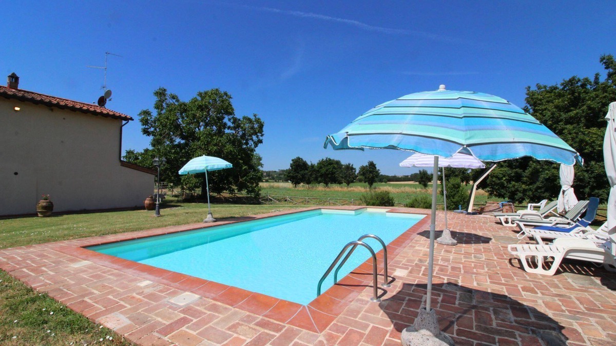 Marciano della Chiana Villa | Wonderful private villa for 9 guests with private pool, WIFI, TV and pets allowed, close to Arezzo