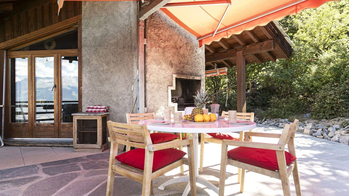 Les Mayens-de-Sion House | Wonderful private villa with private pool, WIFI, TV, terrace, pets allowed and panoramic view