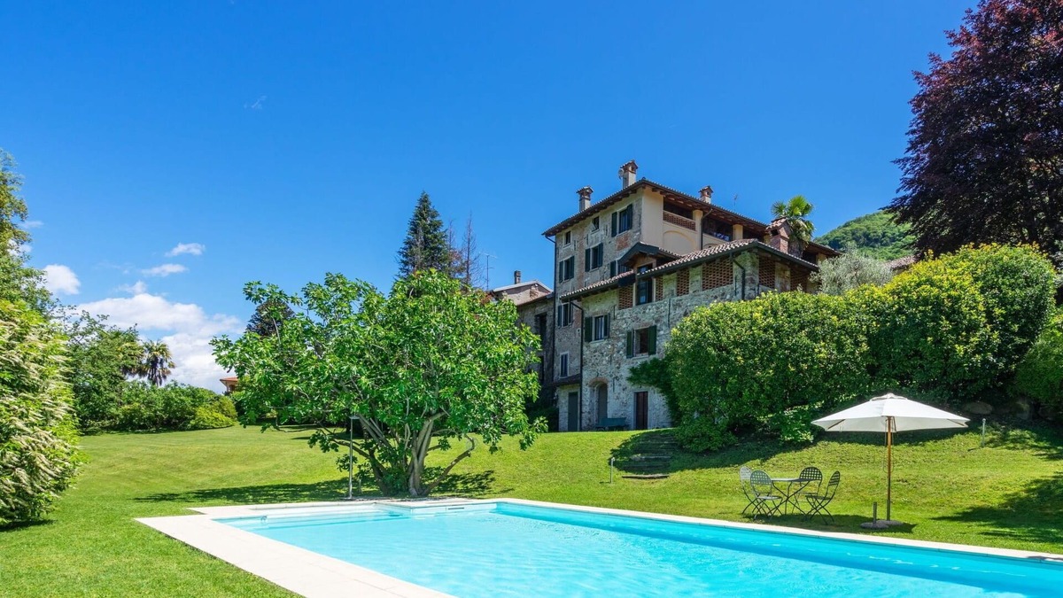Porto Valtravaglia Villa | Wonderful private villa for 12 people with private pool, WIFI, TV, patio and parking