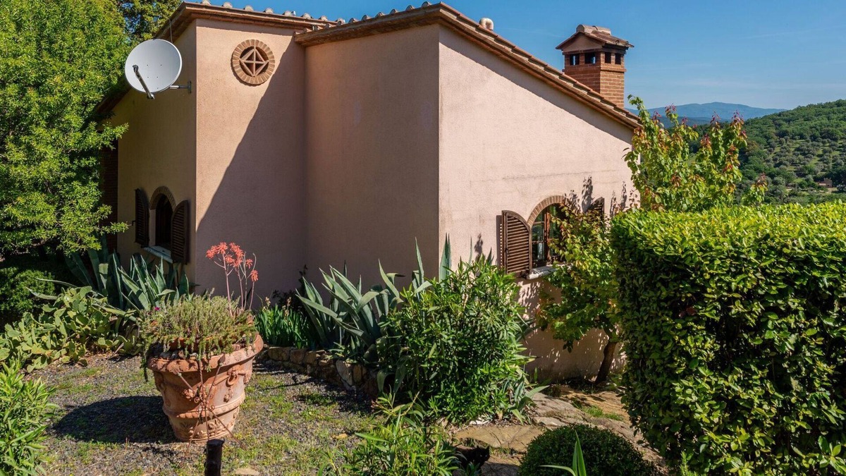 Scarlino Villa | Wonderful private villa for 4 people with WIFI, TV, terrace, pets allowed and parking