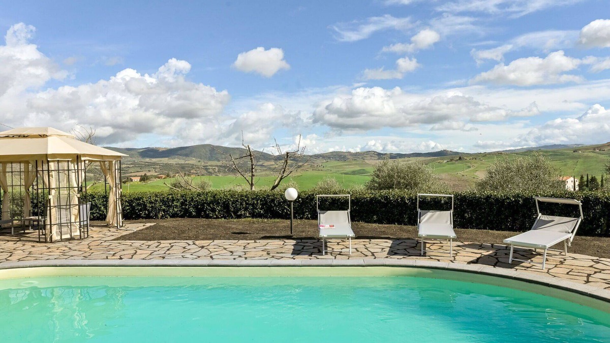 Castel del Piano House | Wonderful private villa with private pool, WIFI, TV, patio, pets allowed and panoramic view