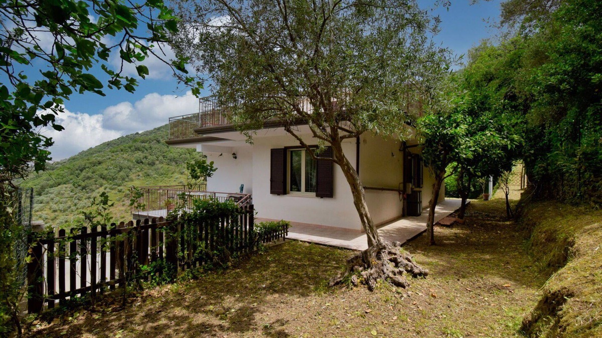 Gioiosa Marea Villa | Wonderful private villa for 6 guests with A/C, WIFI, hot tub, TV, terrace and pets allowed