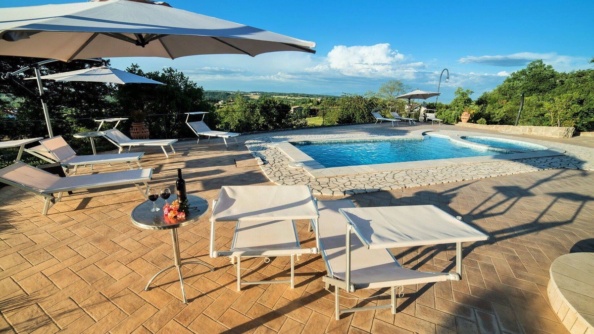 Montefiascone Villa | Wonderful private villa with A/C, private pool, hot tub, WIFI, TV, patio and panoramic view