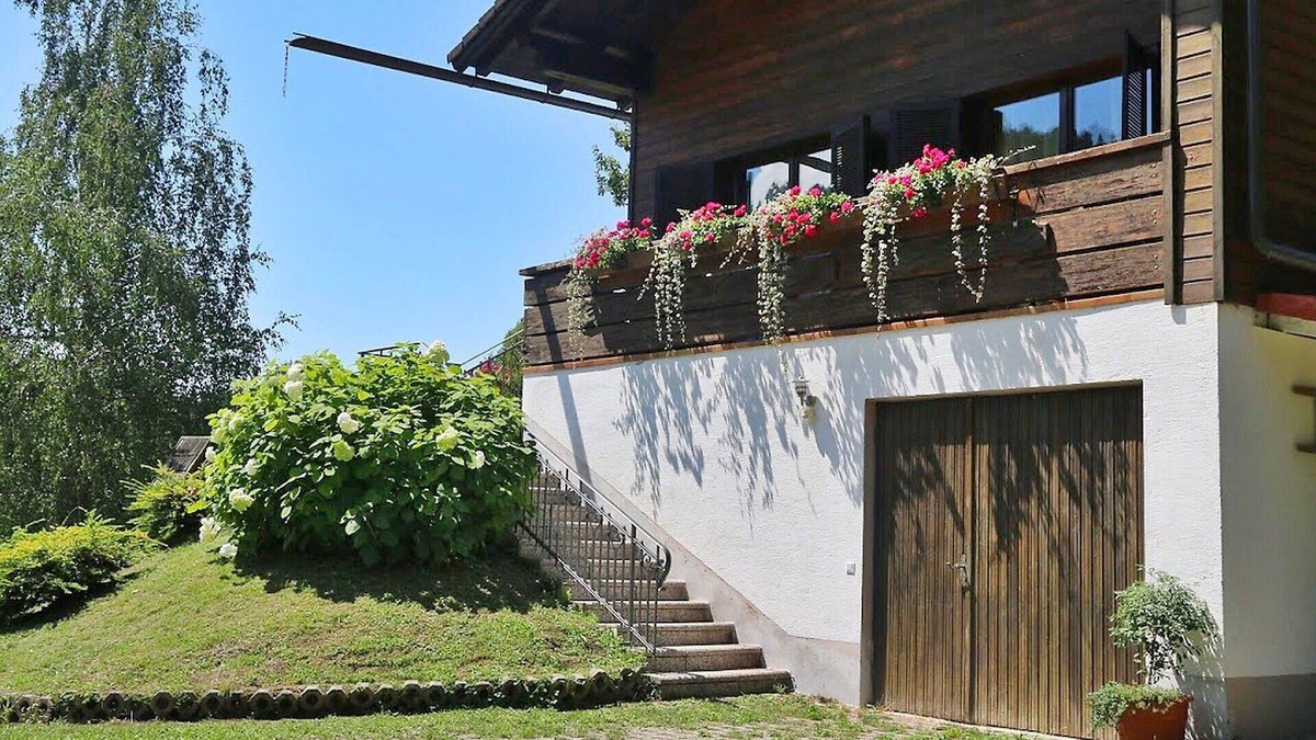 Grafenstein House | Wonderful private villa for 5 people with WIFI, TV, patio, pets allowed and parking