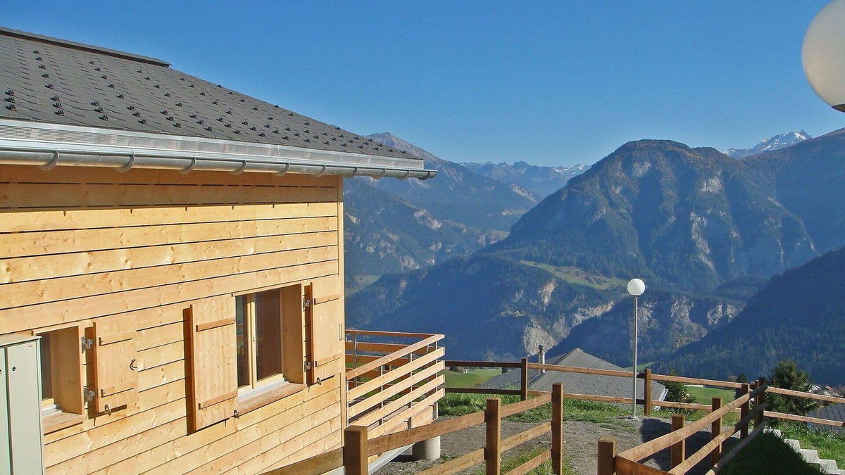 Oberurmein House | Wonderful private villa for 6 guests with WIFI, TV, terrace, pets allowed and panoramic view