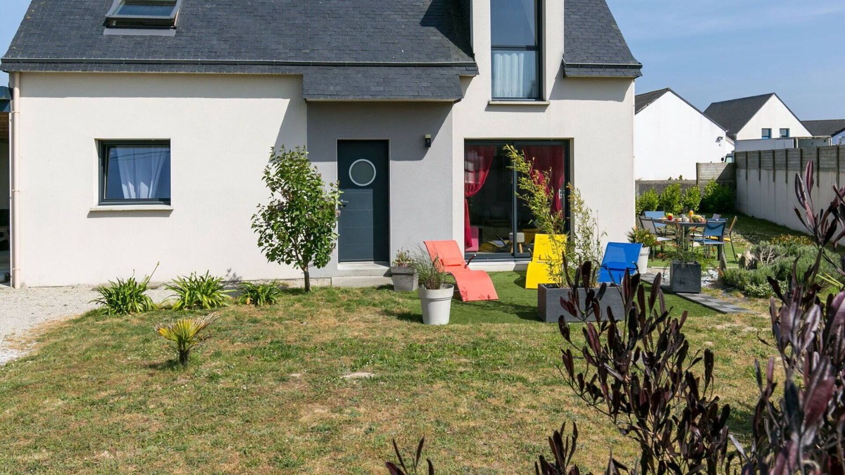 Berven House | Wonderful private villa for 8 guests with WIFI, TV, terrace, pets allowed and parking