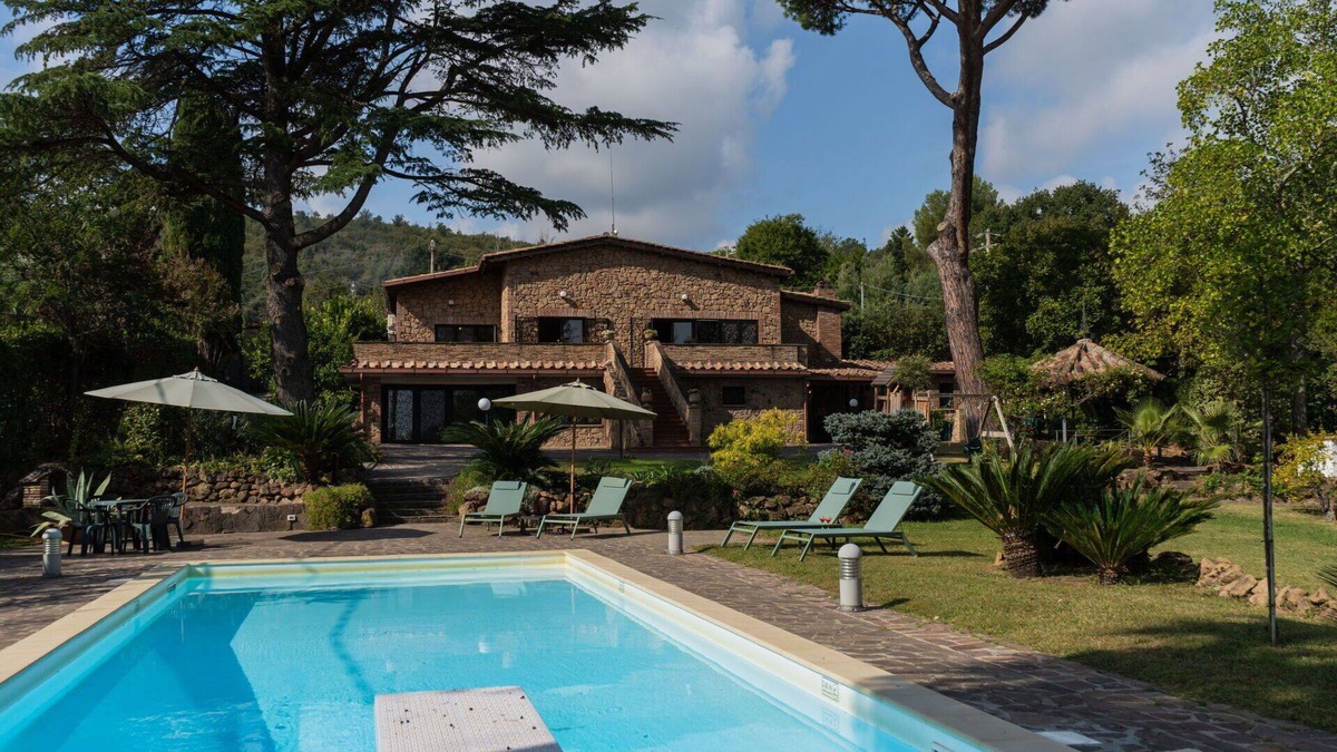 Lake Bracciano Villa | Wonderful private villa for 8 guests with A/C, private pool, WIFI, TV and terrace