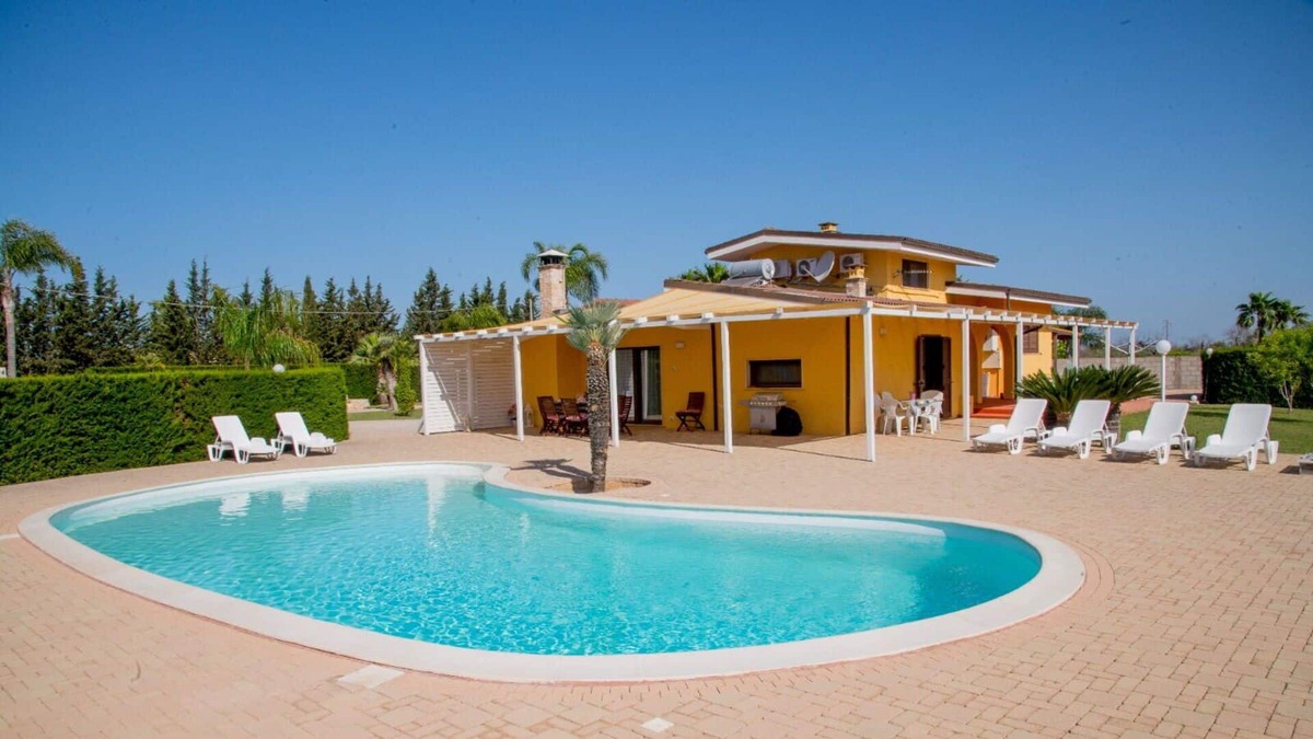 Melissano Villa | Wonderful private villa with private pool, A/C, WIFI, TV, patio and parking, close to Gallipoli