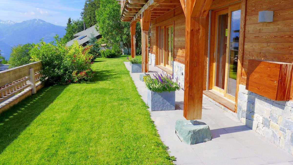 Randogne House | Wonderful private villa for 10 guests with WIFI, TV and balcony