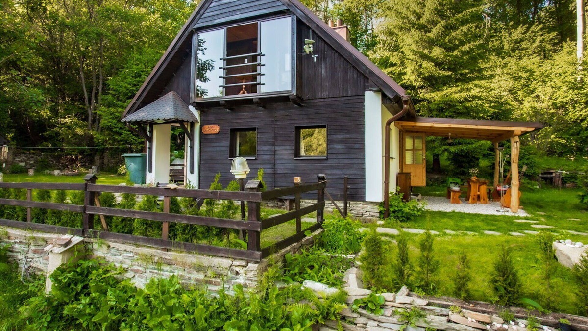 Lipno nad Vltavou Villa | Wonderful private villa for 6 guests with WIFI, TV, patio, pets allowed and panoramic view