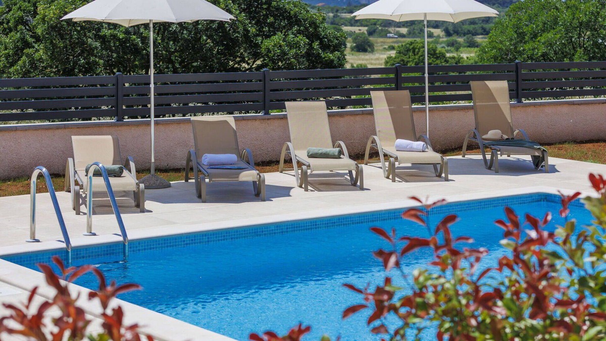 Jadreski House | Wonderful private villa for 5 people with WIFI, A/C, private pool, TV, terrace and panoramic view