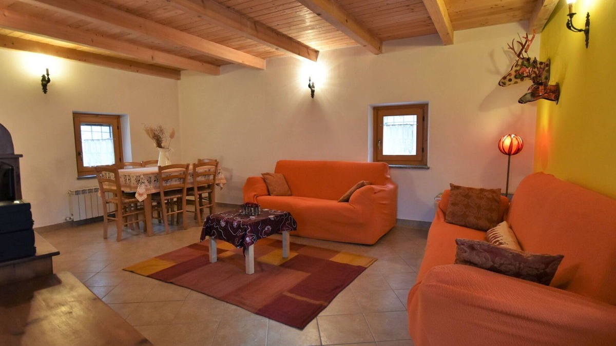 Dubino House | Wonderful private villa for 4 people with WIFI, TV and balcony