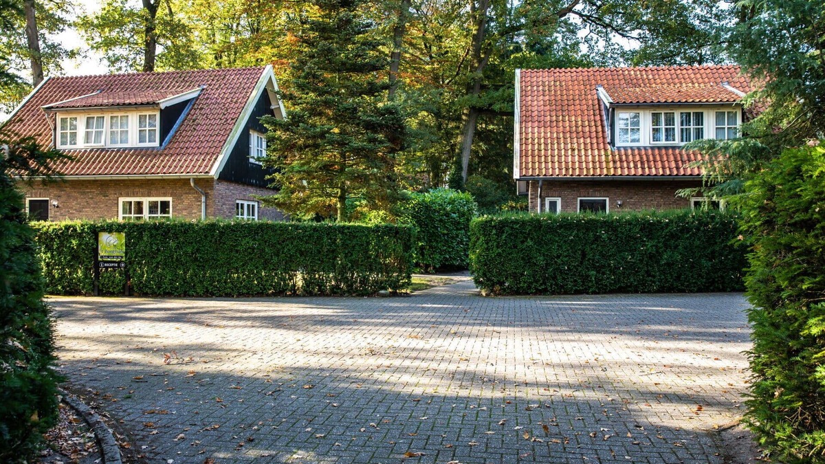 Losser House | Wonderful private villa for 16 guests with WIFI, TV and terrace