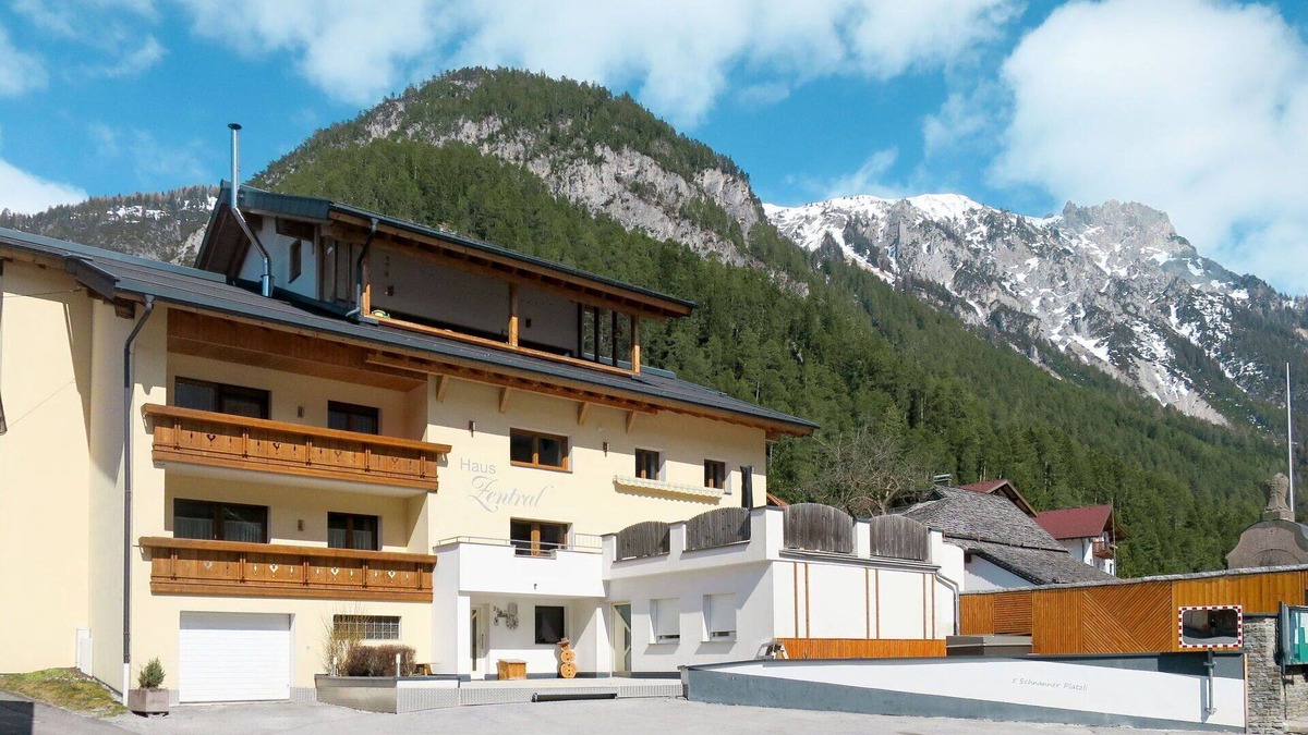 Schnann House | Wonderful private villa for 10 people with WIFI, TV and terrace