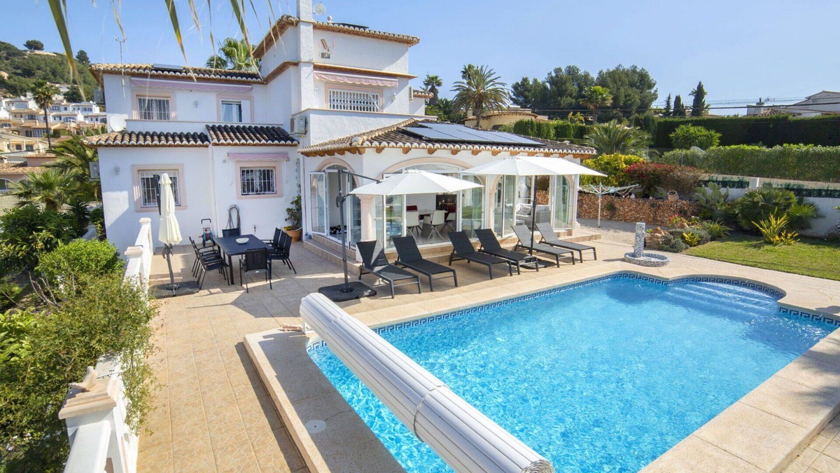 La Empedrola Villa | Wonderful private villa for 8 guests with A/C, WIFI, private pool, TV and terrace