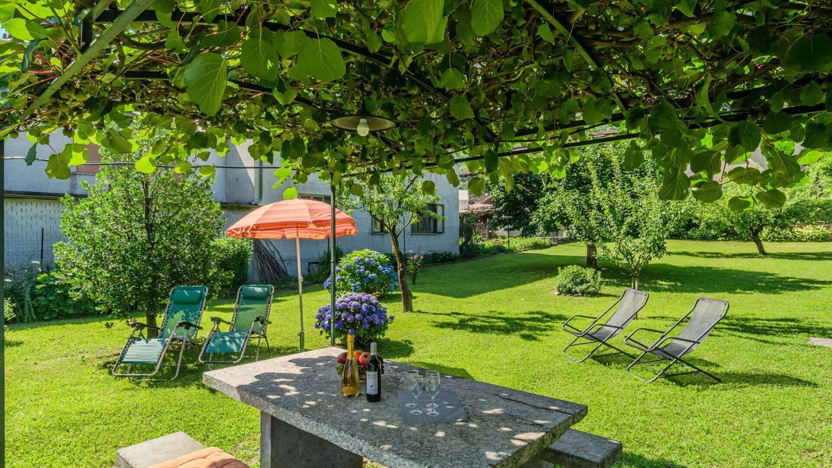 Piantedo House | Wonderful private villa for 5 guests with WIFI, TV, patio and pets allowed