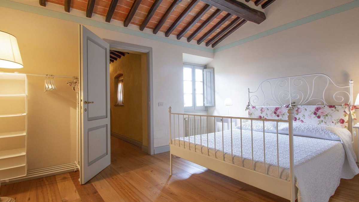 Pistoia Villa | Wonderful private villa for 6 guests with WIFI, TV, pets allowed and parking