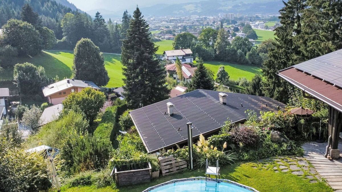 Woergl House | Wonderful private villa for 10 guests with private pool, WIFI, hot tub, TV and terrace