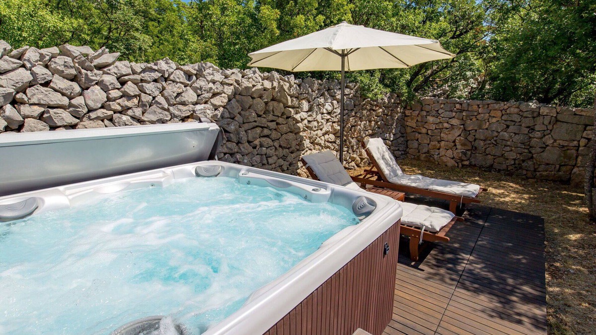 Donja Klada House | Wonderful private villa for 6 people with WIFI, hot tub, A/C, TV, terrace and pets allowed