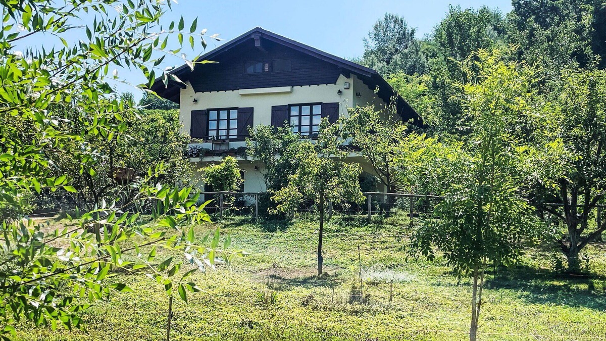Asti House | Wonderful private villa for 6 guests with WIFI, A/C, TV, terrace and parking