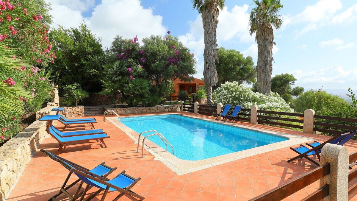 Badesi Villa | Wonderful private villa with private pool, WIFI, A/C, TV, patio, pets allowed and parking