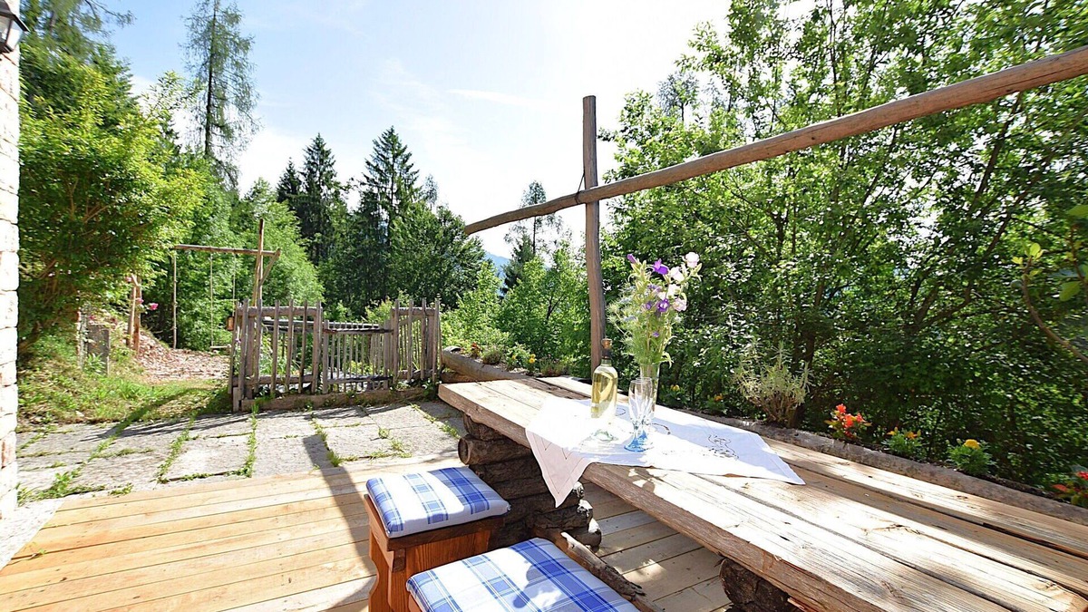 Lamon House | Wonderful private villa for 5 people with WIFI, patio, pets allowed and panoramic view
