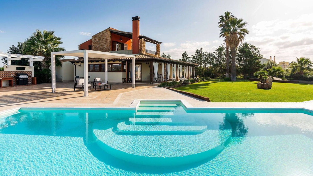 Mockarta Villa | Wonderful private villa for 9 guests with private pool, A/C, WIFI, TV, terrace and panoramic view