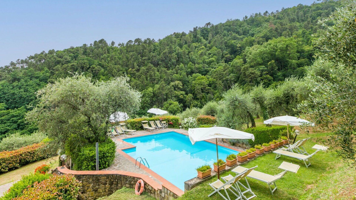 Pescia Villa | Wonderful private villa for 10 people with private pool, WIFI, TV, terrace and panoramic view