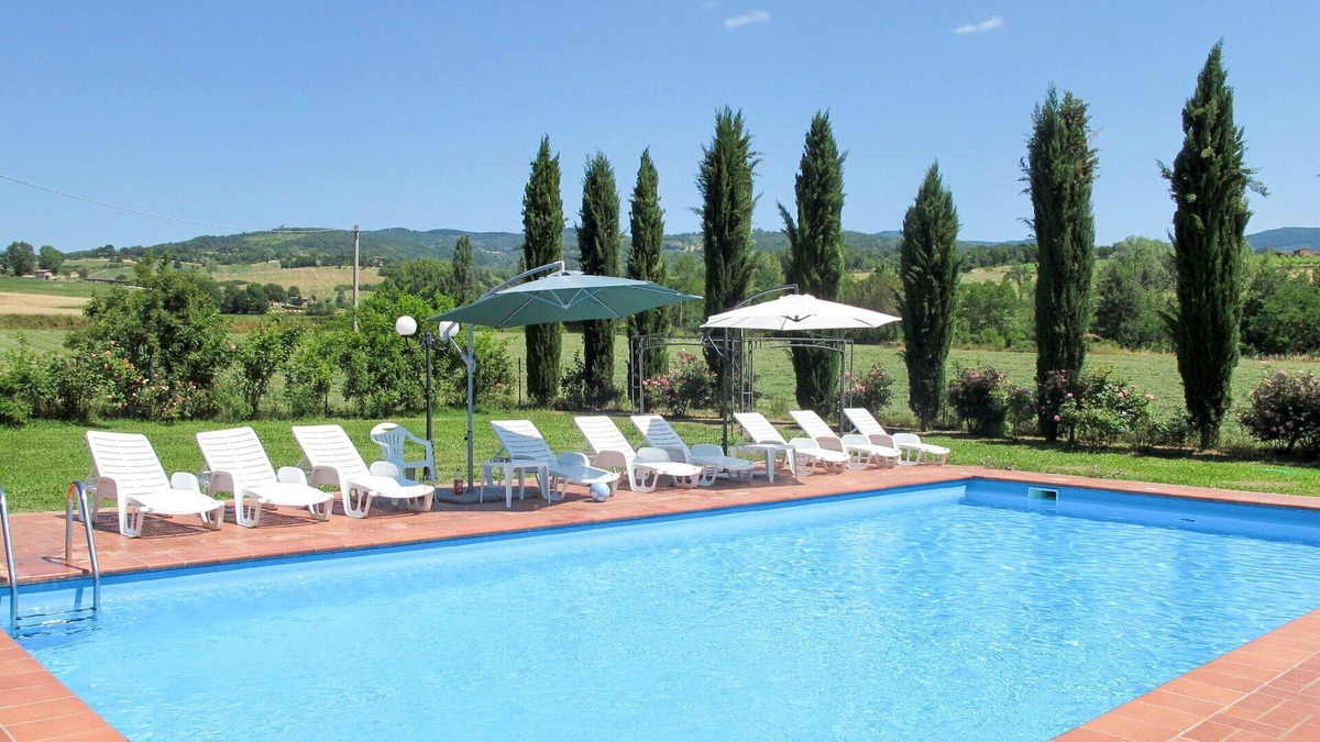 Porrena Villa | Wonderful private villa with WIFI, private pool, TV, patio, pets allowed and panoramic view