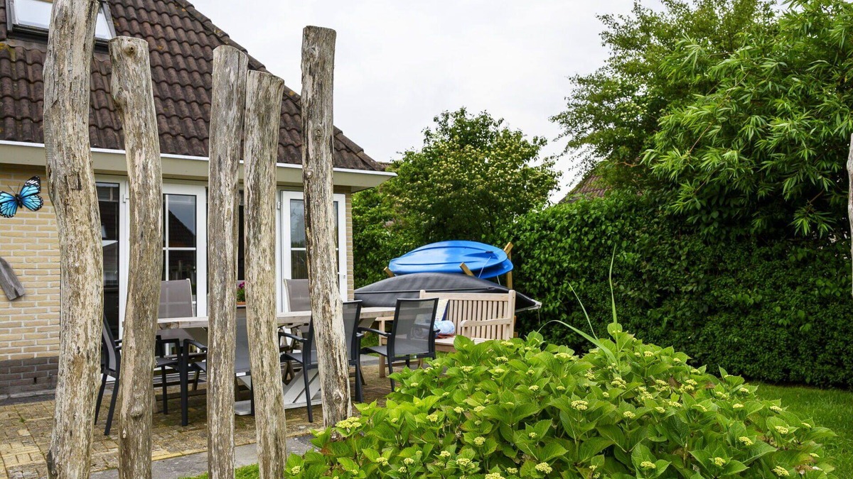 Eernewoude House | Wonderful private villa for 8 guests with WIFI, TV and parking