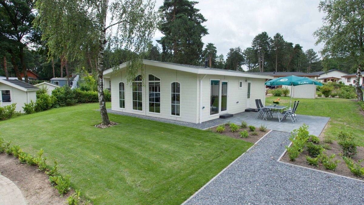 Susteren House | Wonderful private villa for 4 people with pool, WIFI, TV and terrace