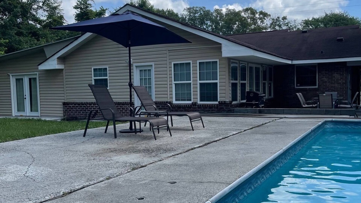 Hinesville House | Wonderful spacious home in Hinesville, Ga. 5 min. from Ft. Stewart’s main gate!