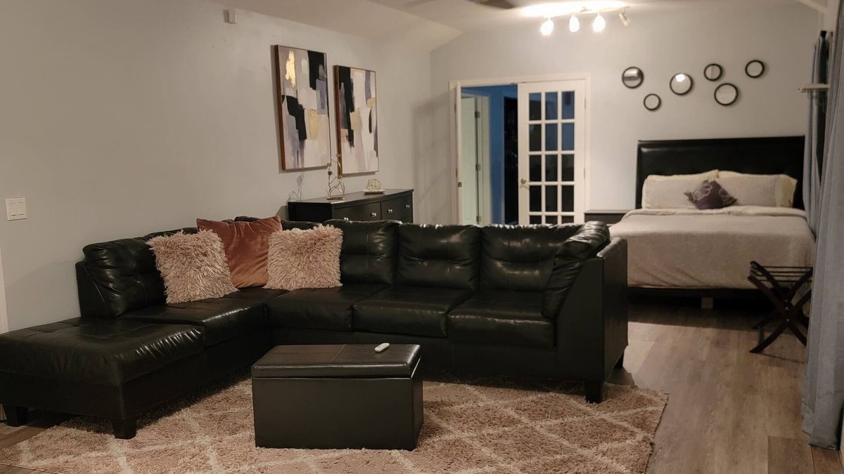 Covington Apartment | Wonderful studio with Private entrance in charming Covington